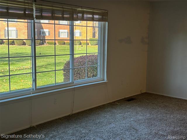 Builiding view six for 689 E Fox Hills, Bloomfield Hills, MI. 48304