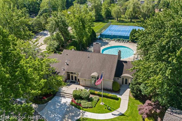 Builiding view fifty one for 1135 Ivyglen, Bloomfield Hills, MI. 48304