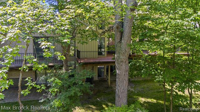 Builiding view forty three for 1135 Ivyglen, Bloomfield Hills, MI. 48304