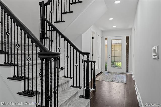 Builiding view fourteen for 1135 Ivyglen, Bloomfield Hills, MI. 48304
