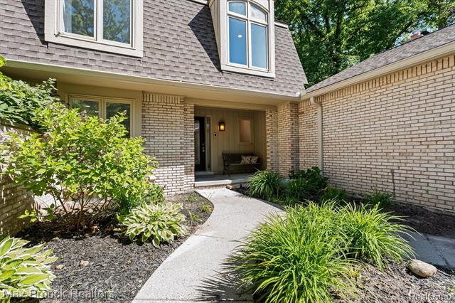 Builiding view thirteen for 1135 Ivyglen, Bloomfield Hills, MI. 48304