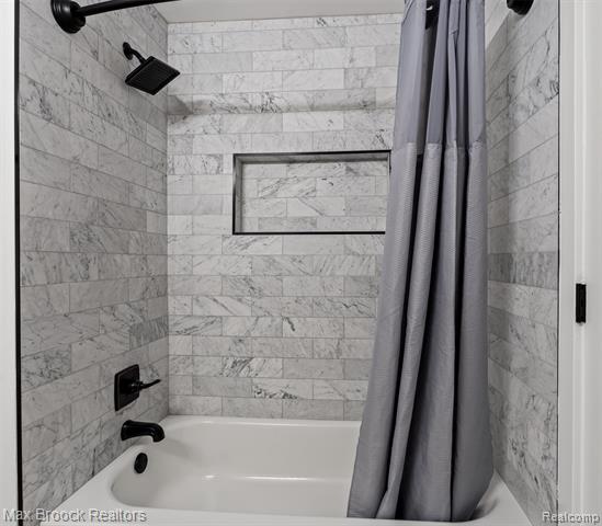 Builiding view thirty six for 1135 Ivyglen, Bloomfield Hills, MI. 48304