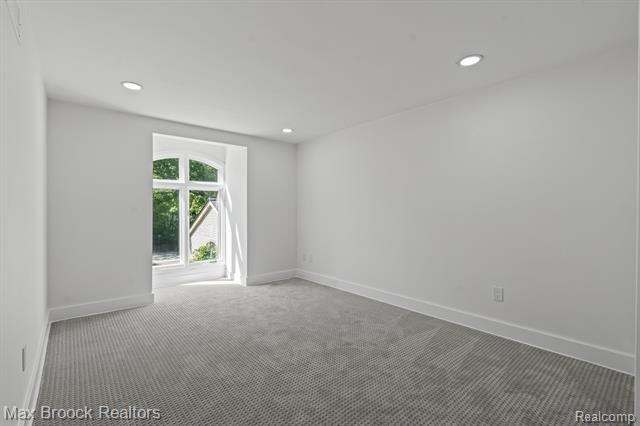 Builiding view thirty three for 1135 Ivyglen, Bloomfield Hills, MI. 48304
