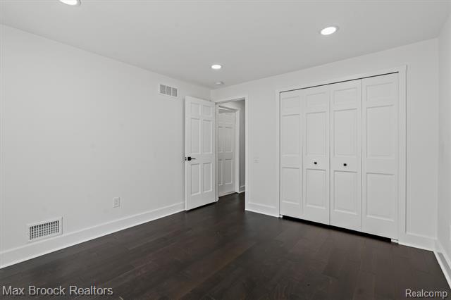 Builiding view thirty two for 1135 Ivyglen, Bloomfield Hills, MI. 48304