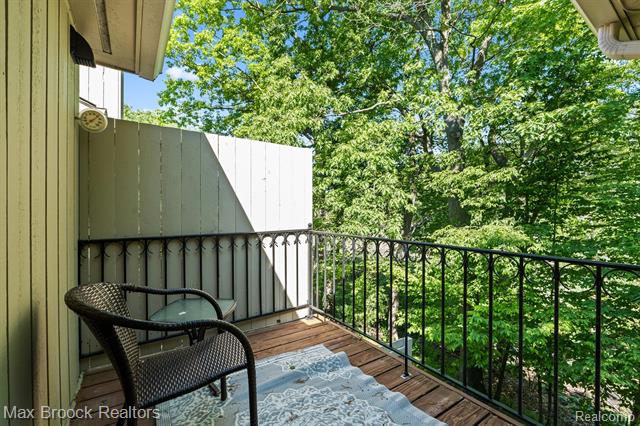 Builiding view twenty seven for 1135 Ivyglen, Bloomfield Hills, MI. 48304