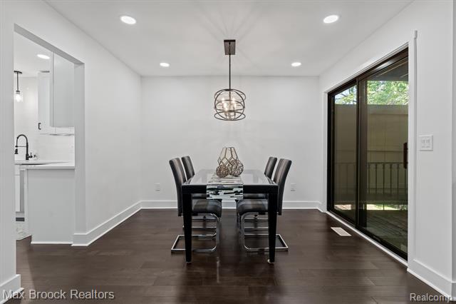 Builiding view twenty two for 1135 Ivyglen, Bloomfield Hills, MI. 48304