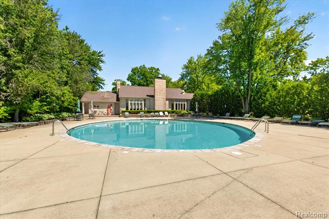 Builiding view fifty seven for 1262 Woodcrest, Bloomfield Hills, MI. 48304