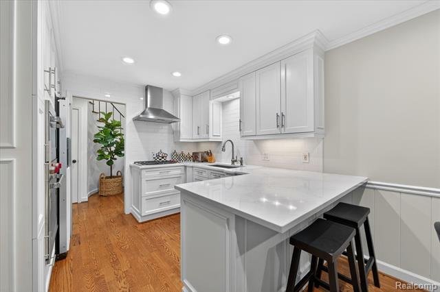 Builiding view fourteen for 1262 Woodcrest, Bloomfield Hills, MI. 48304