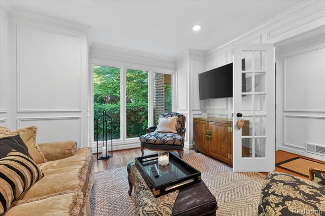 Builiding view six for 1262 Woodcrest, Bloomfield Hills, MI. 48304