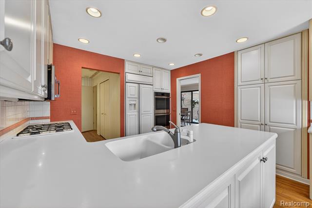 Builiding view fifteen for 1193 Timberview, Bloomfield Hills, MI. 48304