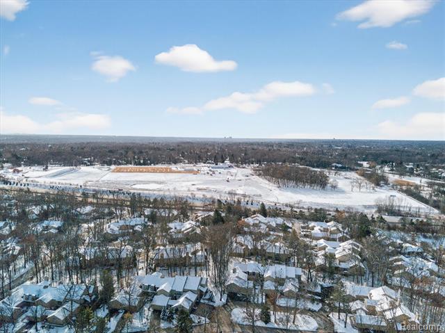 Builiding view fifty five for 1193 Timberview, Bloomfield Hills, MI. 48304