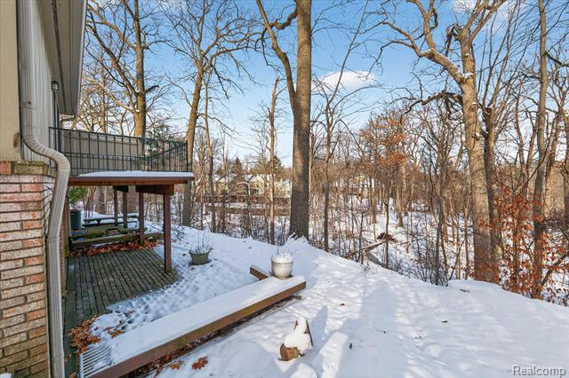 Builiding view forty six for 1193 Timberview, Bloomfield Hills, MI. 48304