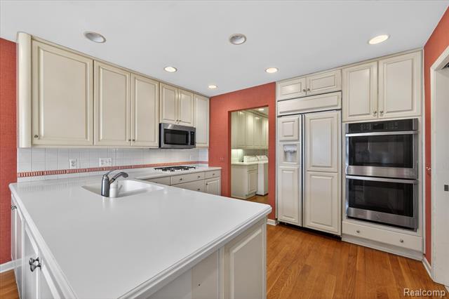 Builiding view fourteen for 1193 Timberview, Bloomfield Hills, MI. 48304