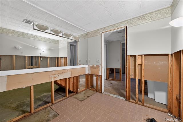 Builiding view thirty three for 1193 Timberview, Bloomfield Hills, MI. 48304