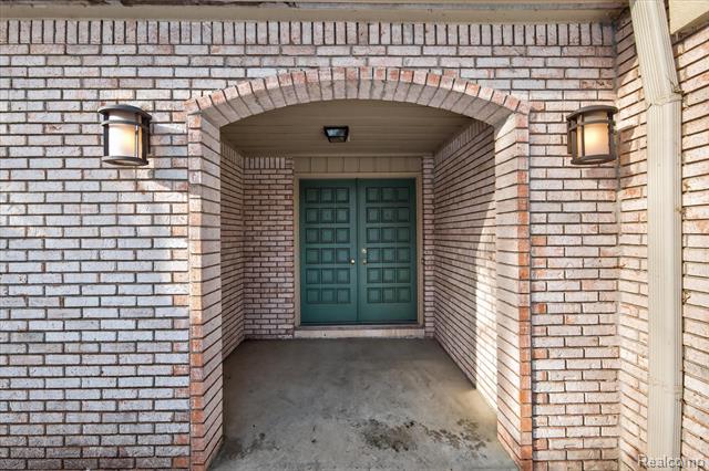 Builiding view two for 1193 Timberview, Bloomfield Hills, MI. 48304