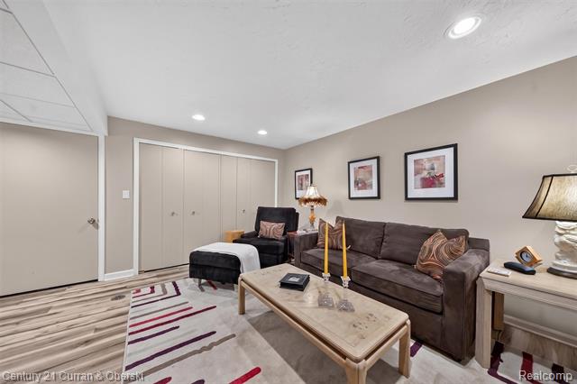 Builiding view forty eight for 1148 Hillpointe, Bloomfield Hills, MI. 48304
