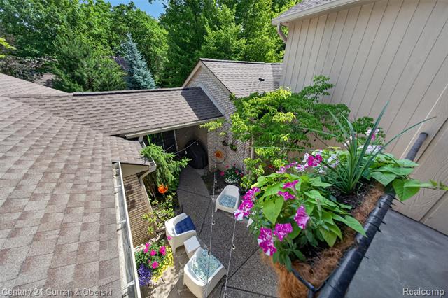 Builiding view forty five for 1148 Hillpointe, Bloomfield Hills, MI. 48304