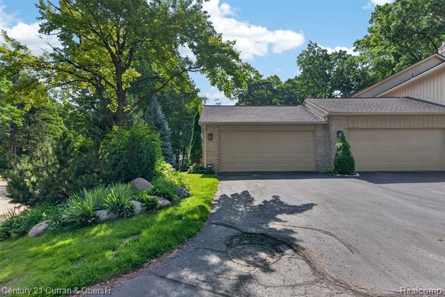 Builiding view one for 1148 Hillpointe, Bloomfield Hills, MI. 48304