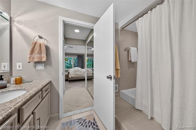 Builiding view thirty seven for 1148 Hillpointe, Bloomfield Hills, MI. 48304