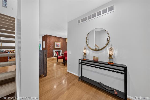 Builiding view thirty two for 1148 Hillpointe, Bloomfield Hills, MI. 48304