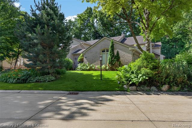 Builiding view two for 1148 Hillpointe, Bloomfield Hills, MI. 48304