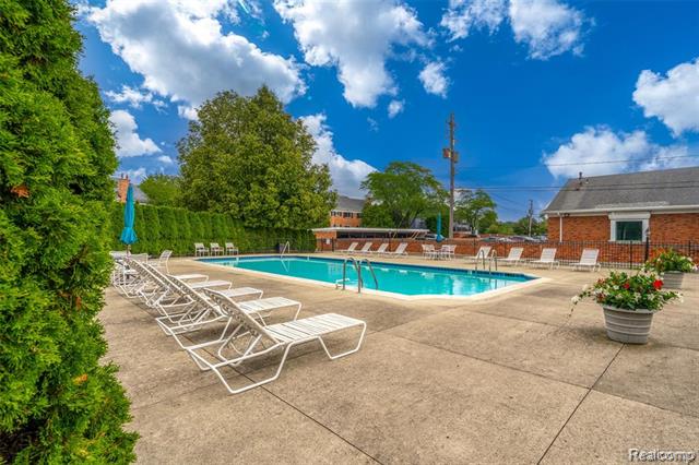 Builiding view thirty three for 1760 Trailwood Path, Bloomfield Hills, MI. 48301