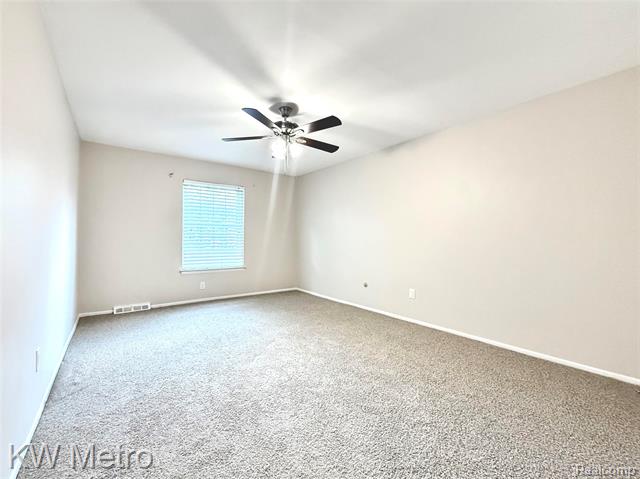 Builiding view thirty one for 27654 E Echo Vly # 135, Farmington, MI. 48334