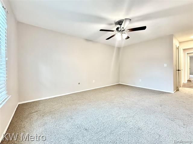 Builiding view thirty two for 27654 E Echo Vly # 135, Farmington, MI. 48334