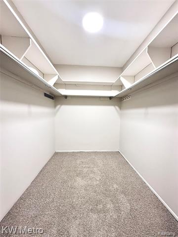 Builiding view twenty nine for 27654 E Echo Vly # 135, Farmington, MI. 48334