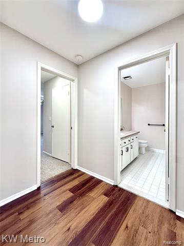 Builiding view twenty for 27654 E Echo Vly # 135, Farmington, MI. 48334