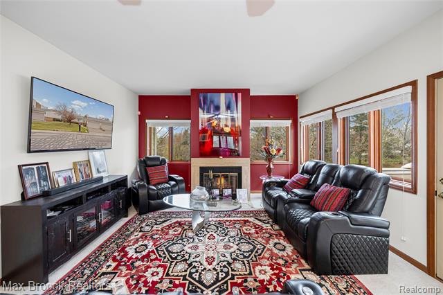 Builiding view fifteen for 35282 Meadow, Farmington, MI. 48335