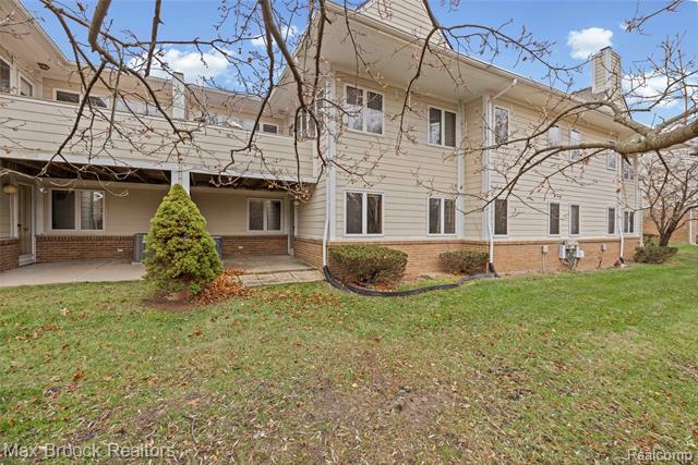 Builiding view forty four for 35282 Meadow, Farmington, MI. 48335