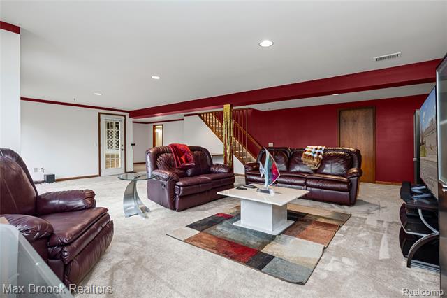 Builiding view thirty five for 35282 Meadow, Farmington, MI. 48335