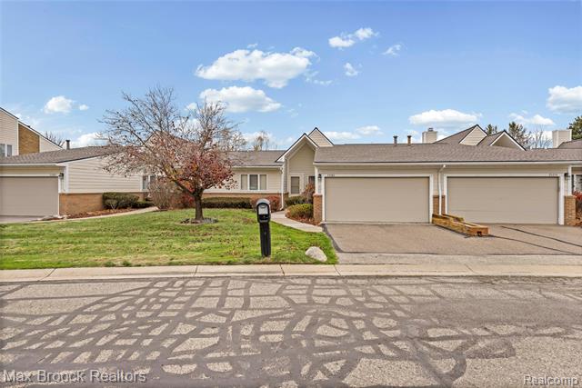 Builiding view three for 35282 Meadow, Farmington, MI. 48335