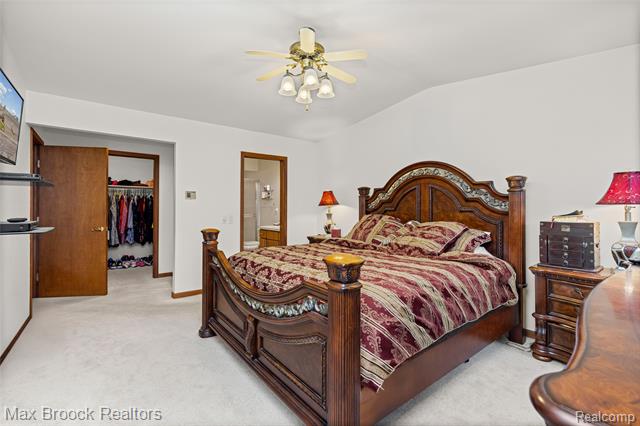 Builiding view twenty five for 35282 Meadow, Farmington, MI. 48335