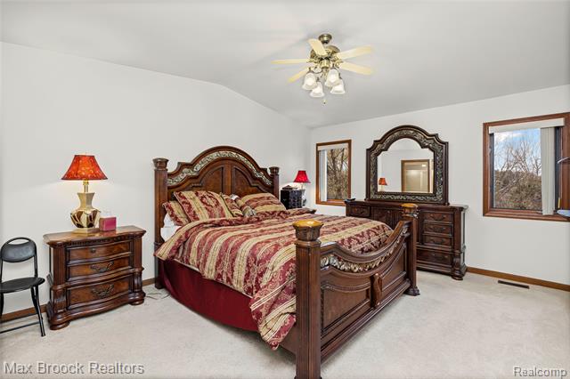 Builiding view twenty four for 35282 Meadow, Farmington, MI. 48335