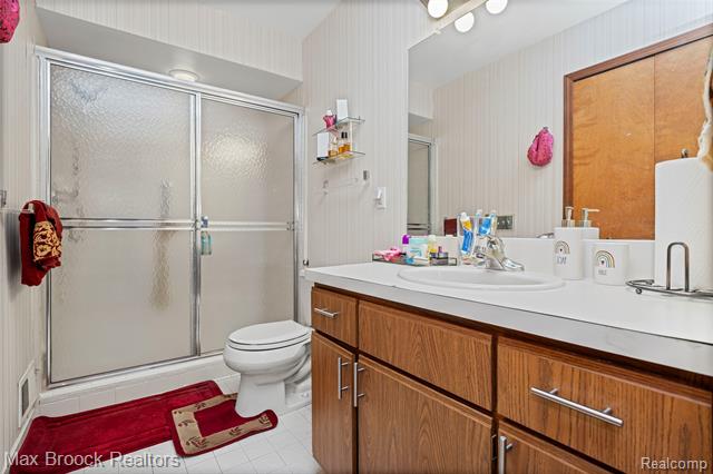 Builiding view twenty seven for 35282 Meadow, Farmington, MI. 48335