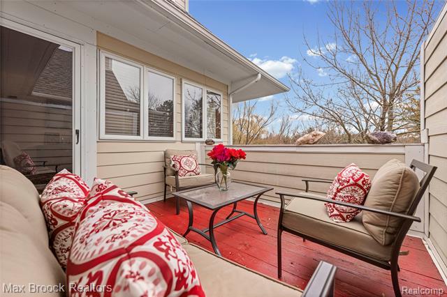 Builiding view twenty for 35282 Meadow, Farmington, MI. 48335