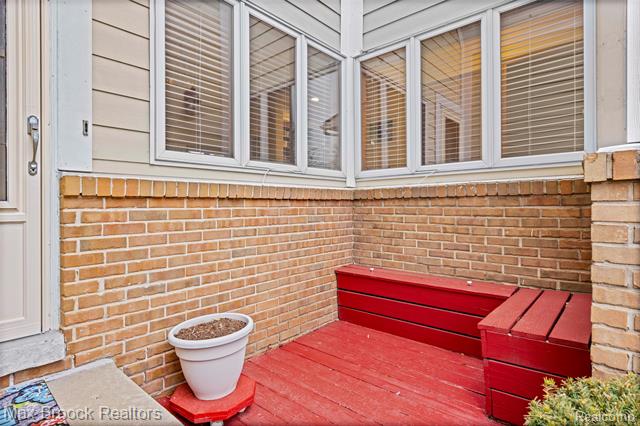 Builiding view two for 35282 Meadow, Farmington, MI. 48335