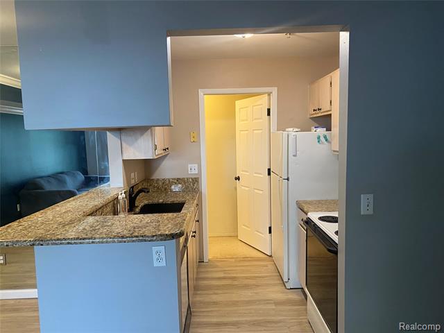 Builiding view five for 22192 Cape Cod Way, Farmington, MI. 48336