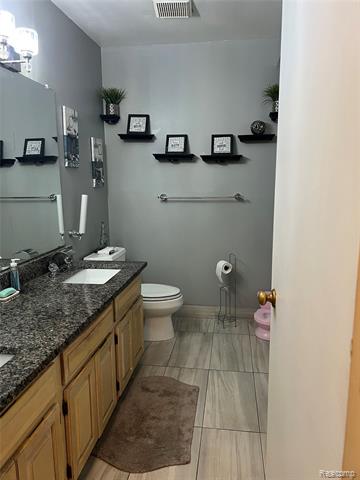 Builiding view four for 29413 Timberwood, Southfield, MI. 48034