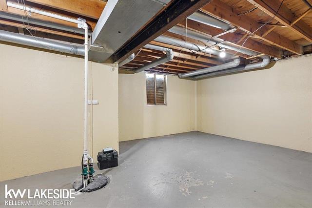 Builiding view forty three for 25033 Woodvale N, Southfield, MI. 48034