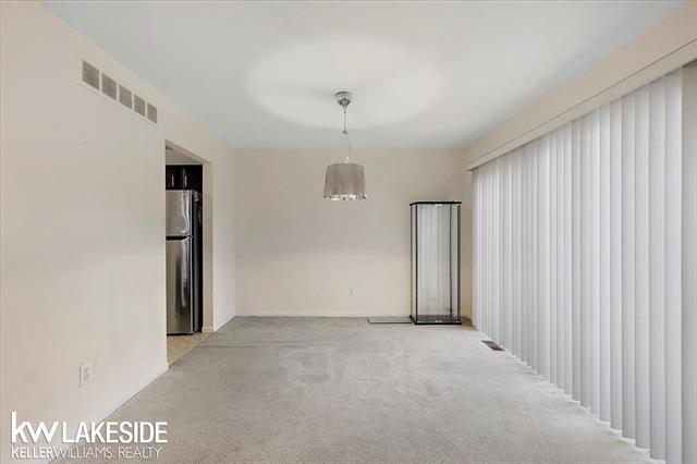 Builiding view nineteen for 25033 Woodvale N, Southfield, MI. 48034