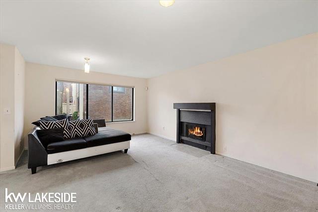 Builiding view sixteen for 25033 Woodvale N, Southfield, MI. 48034