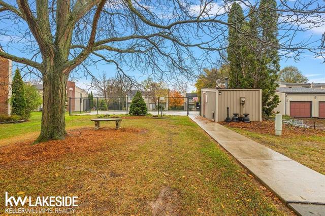 Builiding view thirteen for 25033 Woodvale N, Southfield, MI. 48034