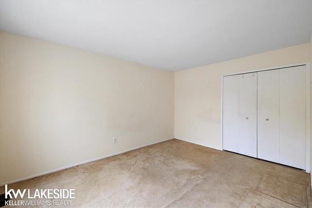 Builiding view thirty five for 25033 Woodvale N, Southfield, MI. 48034