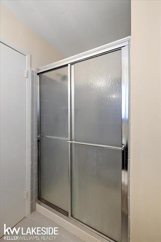 Builiding view thirty four for 25033 Woodvale N, Southfield, MI. 48034