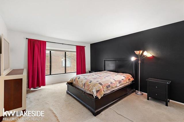 Builiding view twenty nine for 25033 Woodvale N, Southfield, MI. 48034