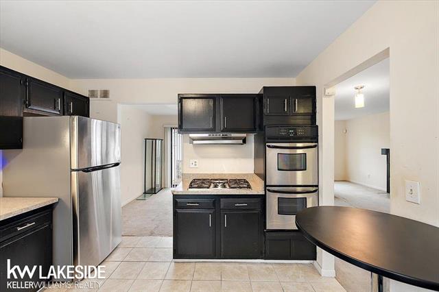 Builiding view twenty seven for 25033 Woodvale N, Southfield, MI. 48034