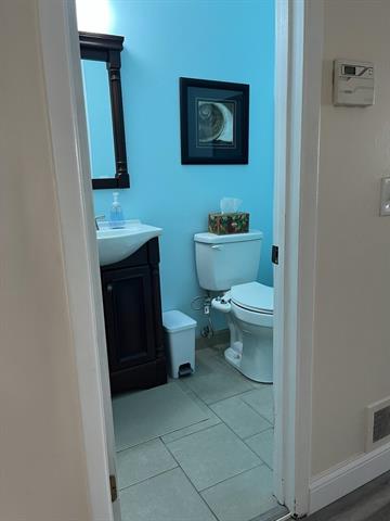 Builiding view eight for 29077 Tiffany W, Southfield, MI. 48034